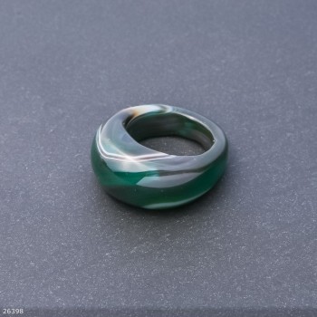 Ring with natural green agate gemstone, height 6.5-15 mm, width 4-8 mm, diameter 19 mm