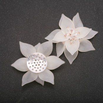 Sew-on Patch Lily Flower Beige Acrylic, Diameter 50 mm (±)