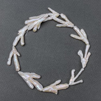 Natural baroque pearl beads on a strand with gasoline iridescence, warm tone, diameter 21x38 mm, length 38 cm (±)