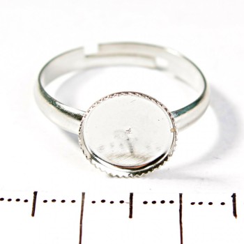 Price per pack / 10 pcs. 10 mm Round base for rings with serrated edge