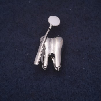 Tooth Brooch 18×31 mm enamel, white, silver-tone metal