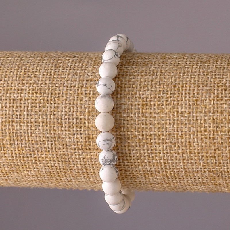 Howlite bracelet on elastic cord, smooth bead, 6 mm diameter, 18 cm length