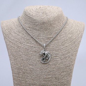 Chameleon Pendant 45x27 mm on a chain, length 70 cm, silver-colored metal