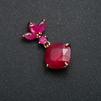 Xuping Pendant with 18K Gold Plating and Raspberry Crystals, 32x15 mm diameter +