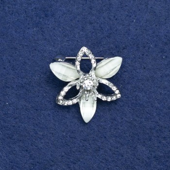 Flower Brooch in Silver Metal with Crystals and White Rhinestones 27mm+