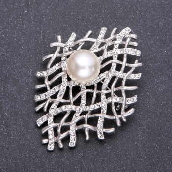 Pearl Brooch in White-Silver Metal Color, 60×45 mm