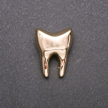 Brooch Golden Tooth in Yellow Metal 17×23 mm
