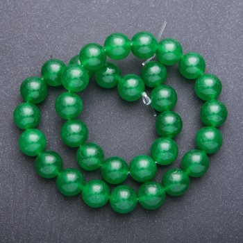 Beads of natural chrysoprase — smooth spheres, diameter 12 mm, thread length 38 cm