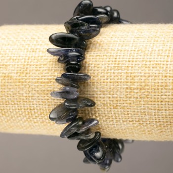 Elastic bracelet with natural iolite chips 'Needle', diameter 11-21×4-8 mm, length 18 cm +