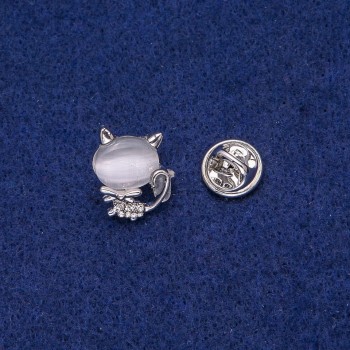 Cat Brooch with Cat's Eye Cabochon and Crystals, 16x17 mm, Silver Metal