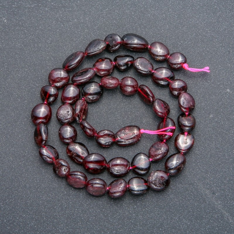 Beads on a strand of natural garnet cabochon, diameter 9x8 mm, length 42 cm +