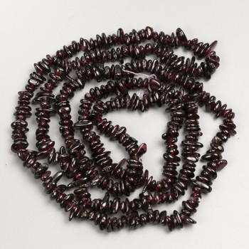 Garnet Bead Chip on a Long Thread, Diameter 7x2 mm ±, Length 90 cm ±