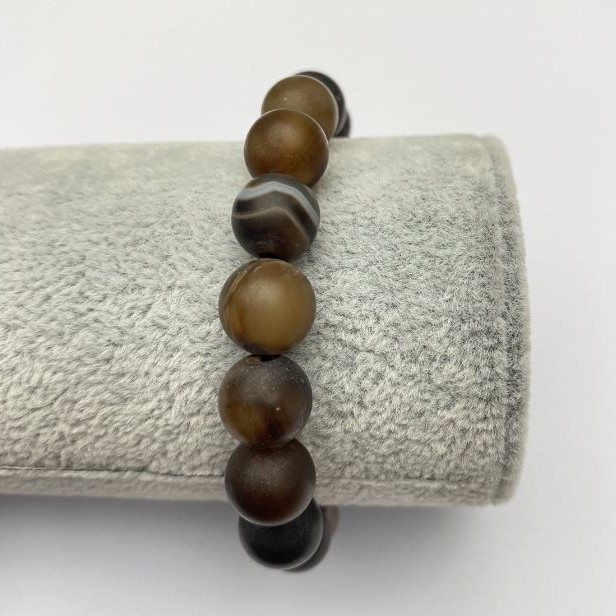 Elastic bracelet with brown matte agate, 10 mm diameter, 18 cm long