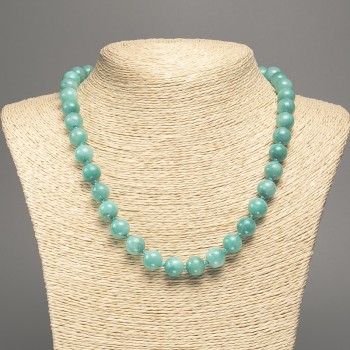 Necklace in light-green 'Aquamarine', smooth beads, 10 mm diameter ±, length 50 cm ±, made of synthetic-dyed white nephrite