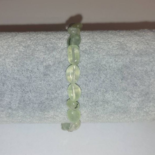 Prehnite bracelet with polishing finish, 7×10 mm diameter, 18 cm length on elastic