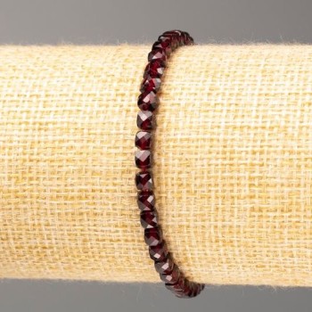 Garnet bracelet with natural stones, faceted cubes, 4 mm diameter, 18 cm length (stretch)