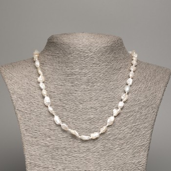 Necklace of natural baroque pearls with a 'Gasoline' tint, diameter 11×7 mm, length 45 cm +