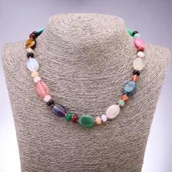 Necklace with an assortment of natural stones, flat oval elements measuring 13x18 mm, 9x6 mm rondelles, length 45 cm