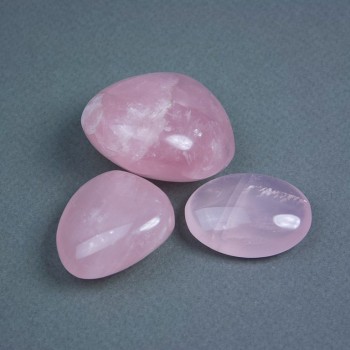 Pink Quartz Tumbled Souvenir Stone Assortment in Sizes (price per 100 g) (natural imperfections)