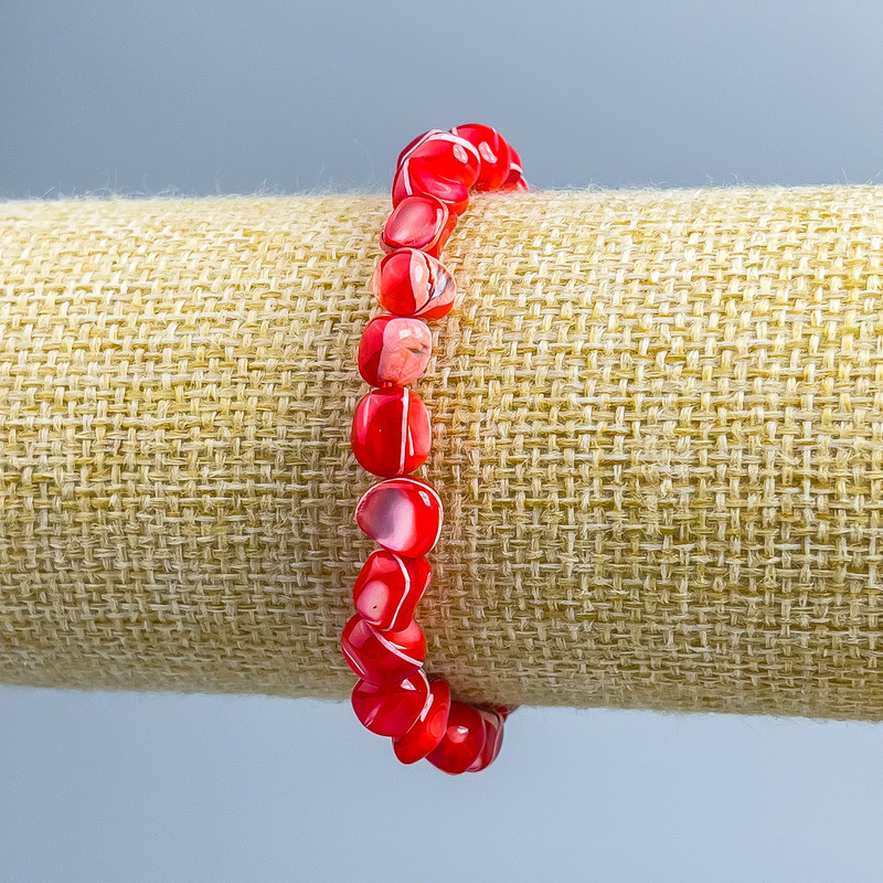 Red Mother-of-Pearl Chip Bead Bracelet, Diameter 8x6 mm, Length 18 cm (Stretch)
