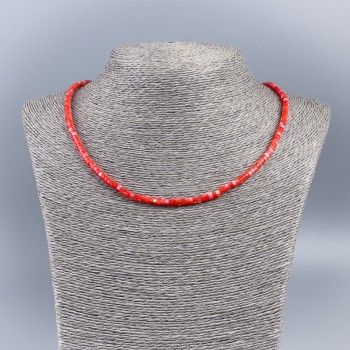 Dyed natural mother-of-pearl choker necklace, bright red smooth rondelle beads, 4×2 mm diameter, 48 cm length