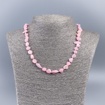 Pink-toned natural mother-of-pearl necklace, pink chip beads, 8 mm diameter, length approximately 50 cm