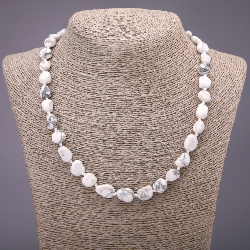 Faceted natural howlite bead necklace, diameter 9×11 (±) mm, length 48 cm