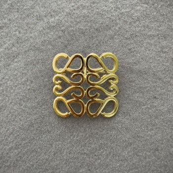Accent Brooch in Golden Metal 40x40mm +