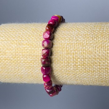 Bracelet 'Raspberry Cat's Eye' with natural stone, faceted cube, 7mm diameter, 18 cm length (stretch)