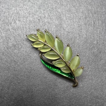 Twig Brooch with Green Cat's Eye, Green Enamel on Gold-Tone Metal 22×47 mm