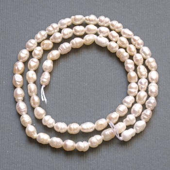 Small freshwater pearls on a thread, diameter 3-4.5 mm, length 36 cm