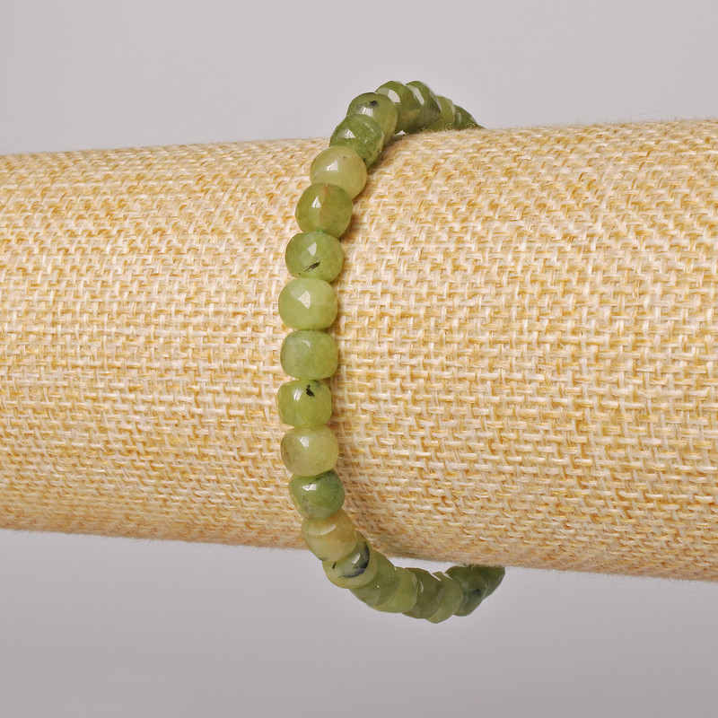 Jadeite Bracelet with Faceted Cube Beads, 5.5 mm Diameter, 18 cm Length (Stretch)