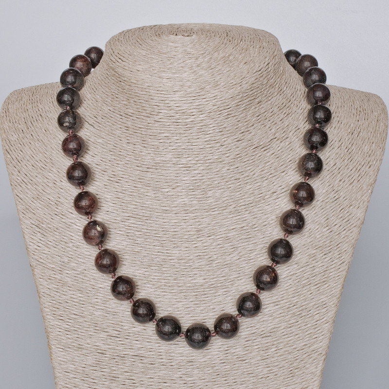 Garnet Necklace with Natural Stone – Smooth Beads, Diameter 12.5 mm ±, Length 49–52 cm