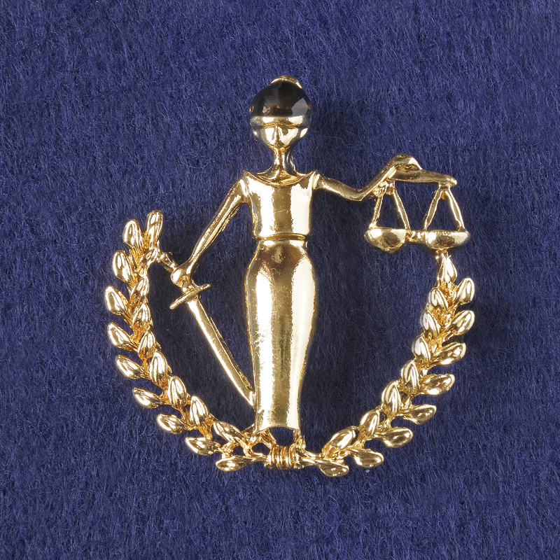Goddess of Justice Themis Brooch-Pendant, gold-tone metal 44x39mm+