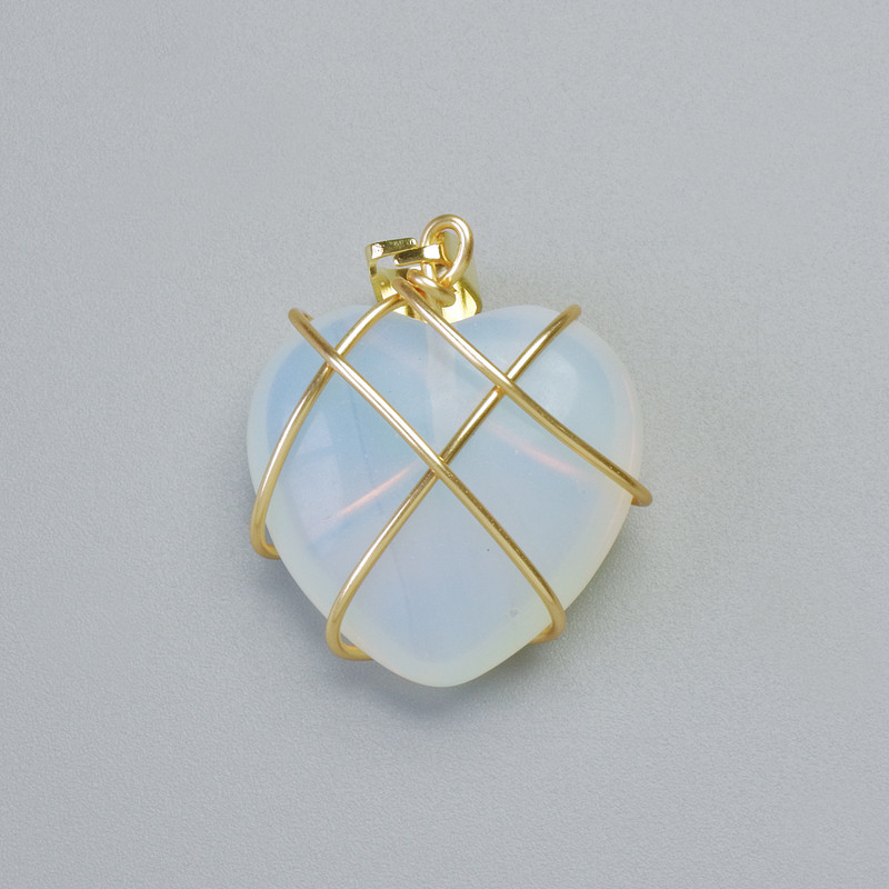 Moonstone Heart Pendant in a Golden Woven Setting, diameter 20x20 mm +-, length 30 mm+-