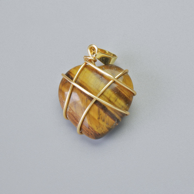 Pendant 'Heart' with Tiger's Eye in a gold-tone wrap, diameter 20x20 mm+-, length 30 mm+-
