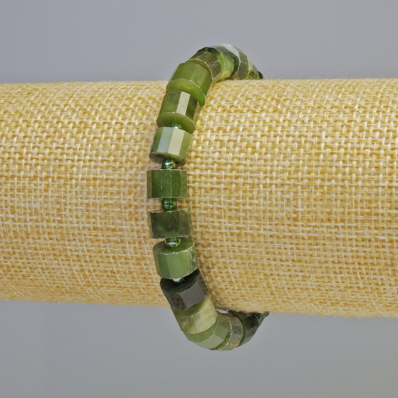 Bracelet of Canadian jadeite, natural stone, faceted discs, diameter 8x6 mm ± (stretch), length 18 cm ± with beads
