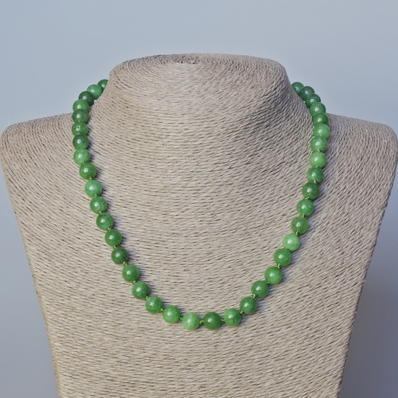 Chrysoprase Necklace, Natural Stone, Smooth Beads, 8.5 mm Diameter, 45–48 cm Length