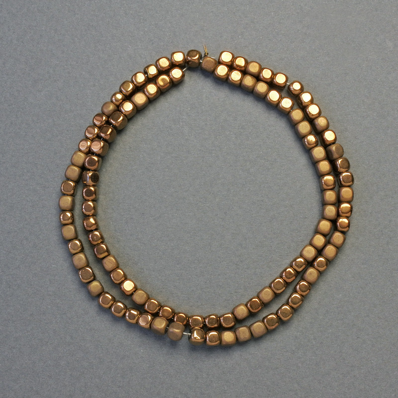 Hematite cube beads copper color, matte and glossy finish, 4x4 mm diameter, length approx. 40 cm, strand