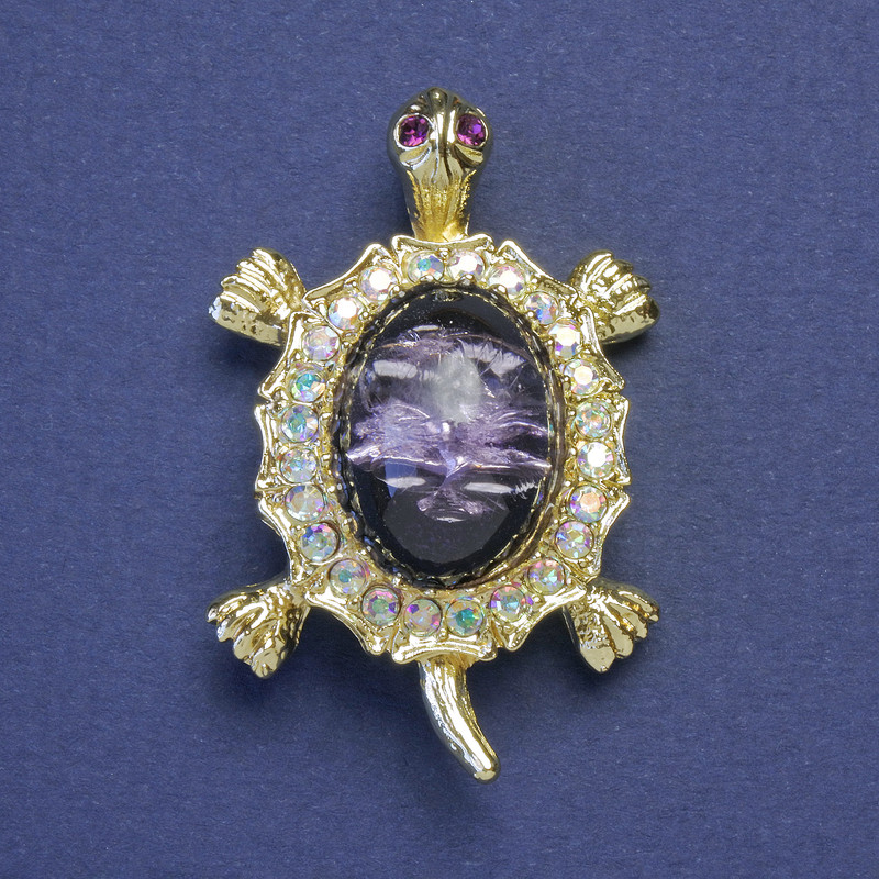 Brooch-pendant Turtle, lavender back with rhinestones, petrol iridescence, gold-tone metal, 41x27mm