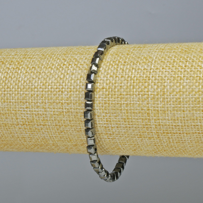 Hematite bracelet - cubes, dark silver color, diameter 4x4 mm ±, length 18 cm ± (stretch)