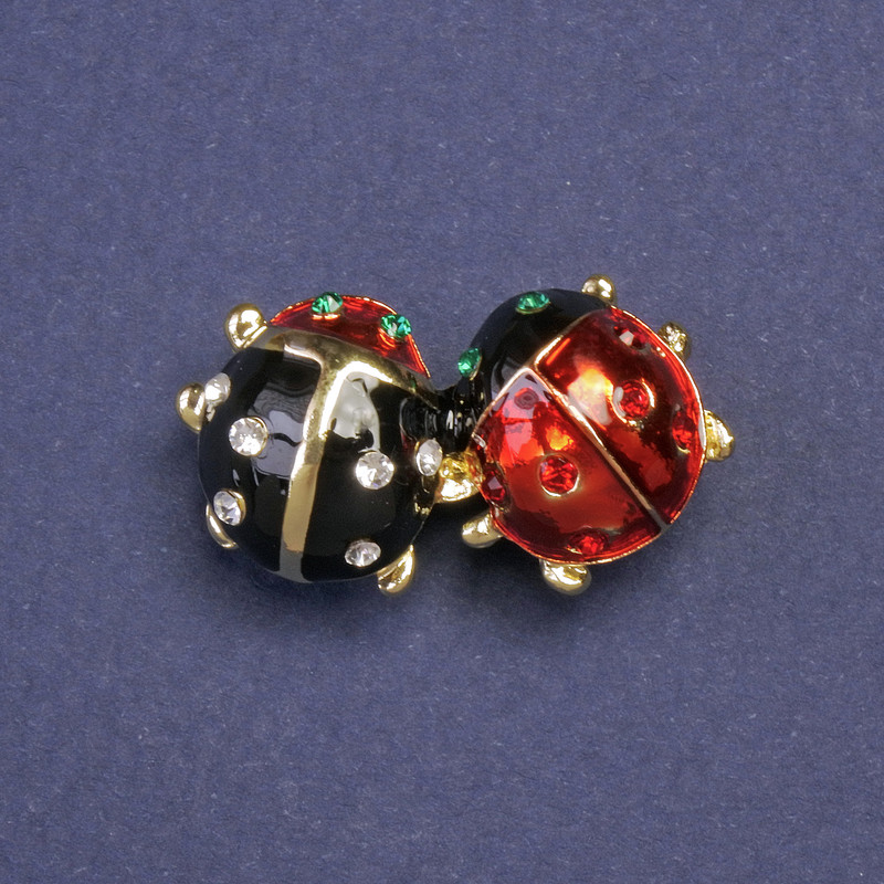 Ladybug Brooch with black and red enamel, gold-tone metal, 15×28 mm+