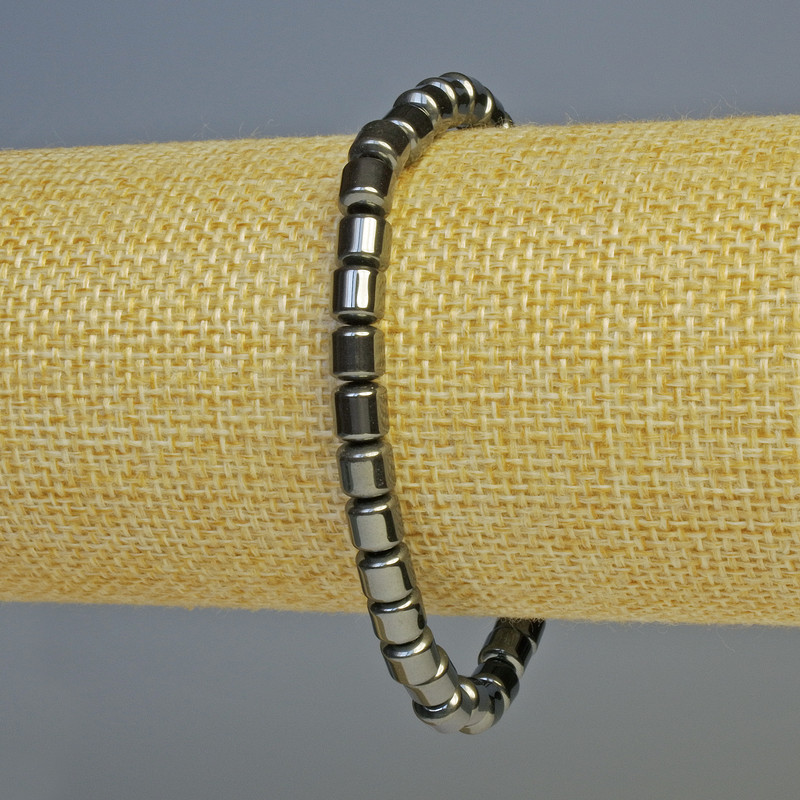 Hematite Bracelet in Cylindrical Form, Black, diameter 5.5x5.5 mm, length 18 cm, stretch
