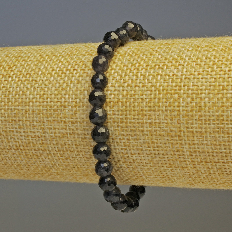 Iolite Bracelet with Faceted Beads, 6 mm Diameter, 18 cm Length, Stretch