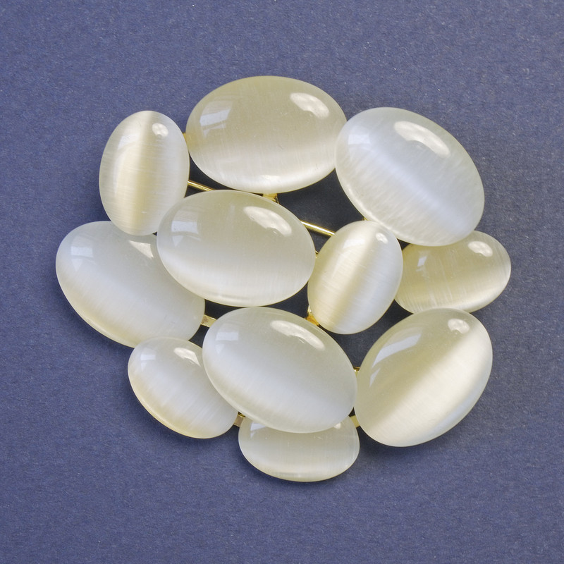 Beige Cat's Eye Stone Brooch (synthetic) 45x50 mm ± gold-tone metal