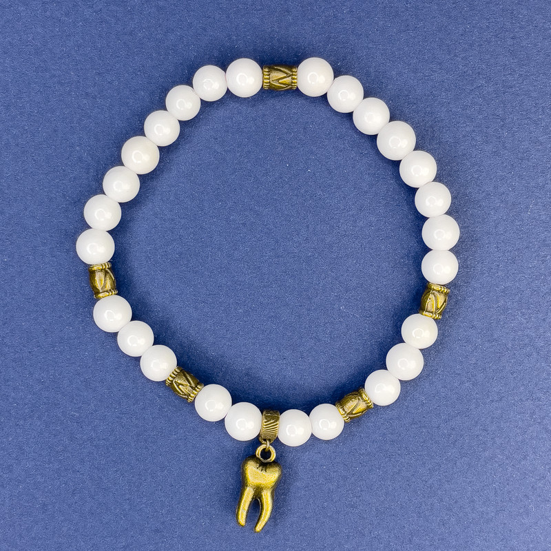 Bracelet with White Agate Beads (Synthetic Acrylic), 6 mm diameter, 18 cm length, stretch