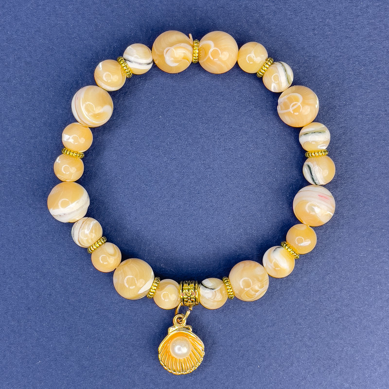 Beige natural mother-of-pearl bracelet, smooth beads, 7 mm and 10 mm diameters, 18 cm length, stretch
