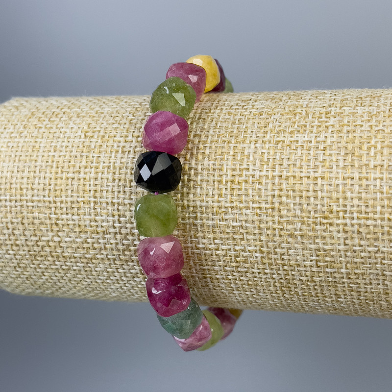 Bracelet Tourmaline Faceted Cube 9x9 mm, 18 cm Length, Elastic