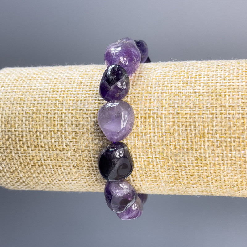 Faceted Amethyst Bracelet, diameters 18x12 mm and 12x11 mm, length 18 cm, stretch