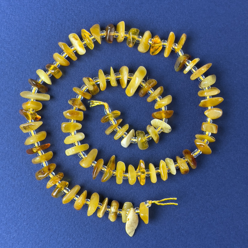 Amber Chip Beads 10x3 mm ± with Seed Beads, Diameter 3 mm ± on Thread, Length 38 cm ±